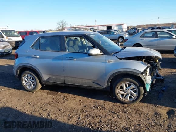 ✅ 2022 Hyundai Venue SE • VIN: KMHRB8A31NU141468 • Lot: 41450291. Listed on IAAI with 7,075 mi. Free auction sales archive from the USA and detailed vehicle history report at DreamBid. Image 13.