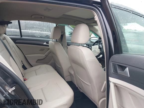 ✅ 2020 Volkswagen Golf TSI • VIN: 3VWG57AU7LM010324 • Lot: 42337848. Listed on IAAI with 38,448 mi. Free auction sales archive from the USA and detailed vehicle history report at DreamBid. Image 8.