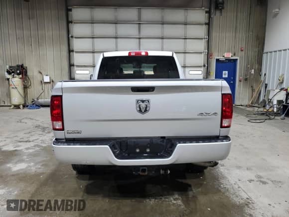2017 Ram 1500 Express z VIN 1C6RR7FG5HS698218, wystawiony jako Copart lot #85489645 z przebiegiem 60 199 mil mil oraz Czysty tytuł • Clean title. Historia ofert i sprzedaży dostępna na DreamBid. Obrazek 6.