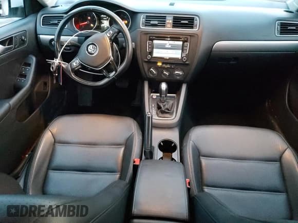 ✅ 2015 Volkswagen Jetta SE • VIN: 3VWD07AJ7FM256186 • Лот: 86718074. Опубликован ранее на Copart с пробегом 83 778 миль. Бесплатный доступ к архиву аукционных продаж из США и подробный отчёт об истории автомобиля на DreamBid. Изображение 8.