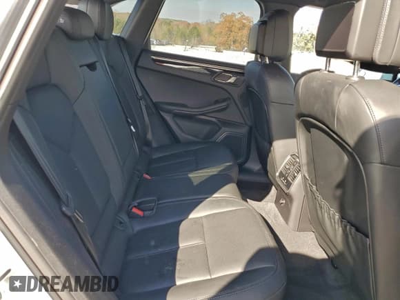 ✅ 2016 Porsche Macan S • VIN: WP1AB2A55GLB53484 • Lot: 92941505. Wystawiony na Copart z przebiegiem 30 856 mil. Bezpłatny archiwum sprzedaży aukcyjnych z USA i szczegółowy raport historii pojazdu na DreamBid. Zdjęcie 11.