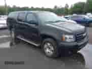 2014 Chevrolet Suburban LT z VIN 1GNSKJE74ER122546, wystawiony jako IAAI lot #42641722 z przebiegiem 435 000 mil mil oraz . Historia ofert i sprzedaży dostępna na DreamBid. Obrazek 17.