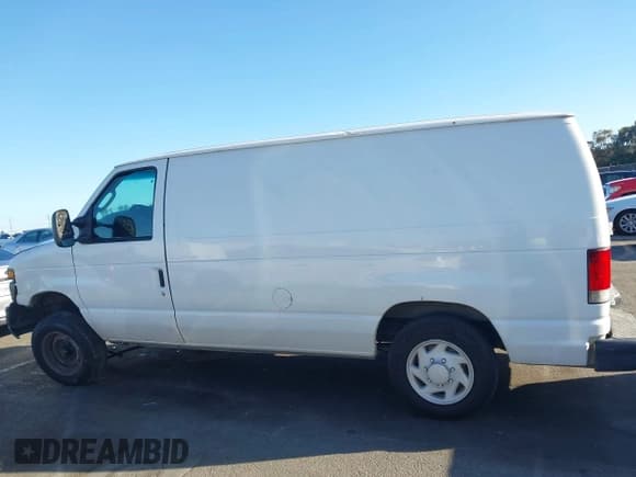 ✅ 2010 Ford Econoline Cargo Commercial • VIN: 1FTNE1EW4ADA38318 • Lot: 43377146. Wystawiony na IAAI z przebiegiem 285 042 mil. Bezpłatny archiwum sprzedaży aukcyjnych z USA i szczegółowy raport historii pojazdu na DreamBid. Zdjęcie 14.