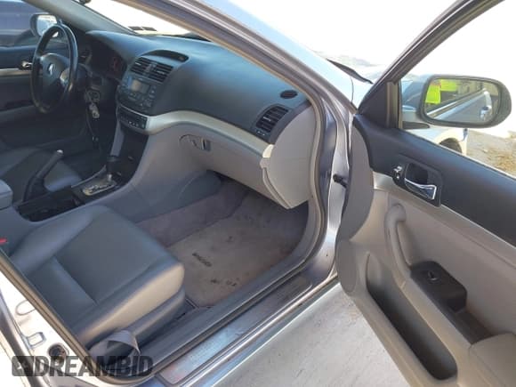 ✅ 2004 Acura TSX • VIN: JH4CL96824C038953 • Lot: 41919056. Wystawiony na IAAI z przebiegiem 86 070 mil. Bezpłatny archiwum sprzedaży aukcyjnych z USA i szczegółowy raport historii pojazdu na DreamBid. Zdjęcie 5.