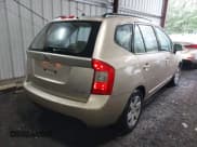 ✅ 2008 Kia Rondo LX • VIN: KNAFG526587142140 • Lot: 42443498. Wystawiony na IAAI z przebiegiem 145 832 mil. Bezpłatny archiwum sprzedaży aukcyjnych z USA i szczegółowy raport historii pojazdu na DreamBid. Zdjęcie 4.