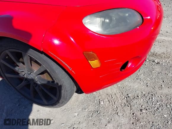 ✅ 2006 Mazda MX-5 Miata MX-5 • VIN: JM1NC25F560119547 • Lot: 43480565. Wystawiony na IAAI z przebiegiem 106 854 mil. Bezpłatny archiwum sprzedaży aukcyjnych z USA i szczegółowy raport historii pojazdu na DreamBid. Zdjęcie 6.