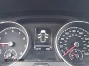 ✅ 2019 Volkswagen Golf S • VIN: 3VWH17AUXKM506457 • Lot: 42906860. Wystawiony na IAAI z przebiegiem 113 819 mil. Bezpłatny archiwum sprzedaży aukcyjnych z USA i szczegółowy raport historii pojazdu na DreamBid. Zdjęcie 7.