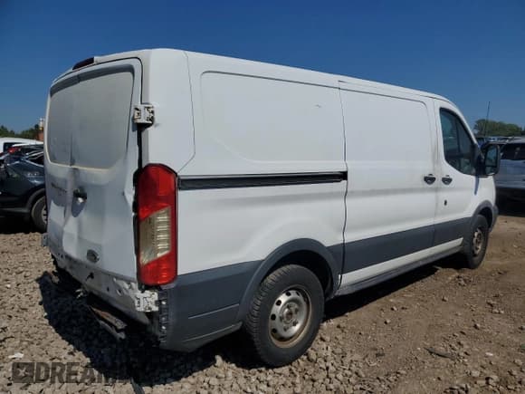 ✅ 2015 Ford Transit Cargo • VIN: 1FTNE1YM4FKA74992 • Лот: 80486125. Опубликован ранее на Copart с пробегом 212 740 миль. Бесплатный доступ к архиву аукционных продаж из США и подробный отчёт об истории автомобиля на DreamBid. Изображение 3.