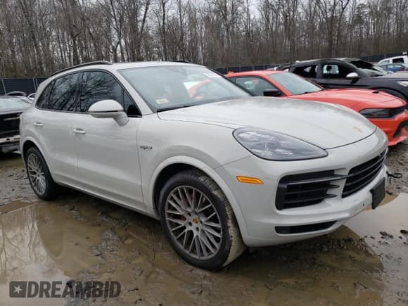 ✅ 2020 Porsche Cayenne E-Hybrid • VIN: WP1AE2AY9LDA22998 • Lot: 38369884. Listed on Copart with 39,779 mi. Free auction sales archive from the USA and detailed vehicle history report at DreamBid. Image 4.