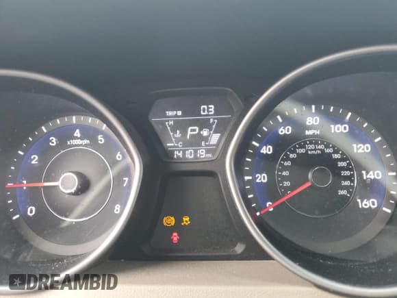 ✅ 2015 Hyundai Elantra SE • VIN: 5NPDH4AE2FH608495 • Lot: 69342585. Listed on Copart with 141,019 mi. Free auction sales archive from the USA and detailed vehicle history report at DreamBid. Image 9.