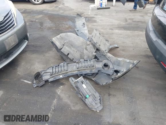 ✅ 2020 Chevrolet Traverse LS • VIN: 1GNERFKW9LJ228083 • Lot: 43657100. Listed on IAAI with 62,767 mi. Free auction sales archive from the USA and detailed vehicle history report at DreamBid. Image 12.