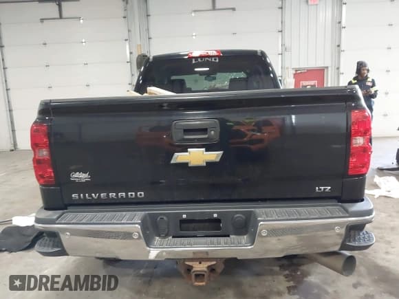 ✅ 2015 Chevrolet Silverado 2500HD LTZ • VIN: 1GC1KWE82FF136071 • Lot: 42097783. Listed on IAAI with 160,887 mi. Free auction sales archive from the USA and detailed vehicle history report at DreamBid. Image 16.