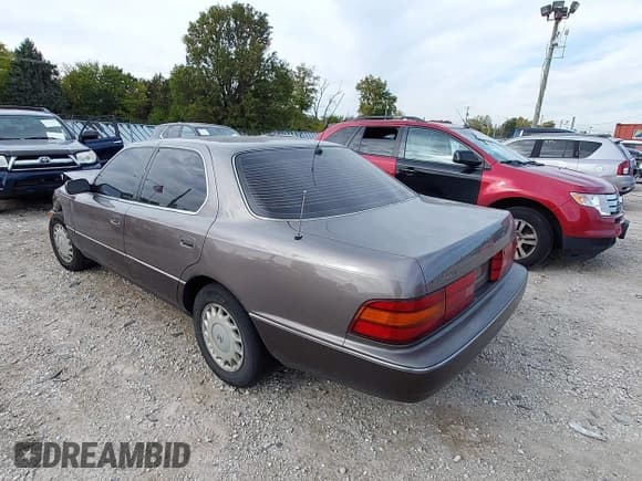 ✅ 1991 Lexus LS • VIN: JT8UF11E4M0079354 • Лот: 43546927. Опубликован ранее на IAAI с пробегом 104 573 миль. Бесплатный доступ к архиву аукционных продаж из США и подробный отчёт об истории автомобиля на DreamBid. Изображение 3.