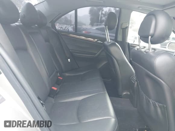 ✅ 2004 Mercedes-Benz C 240 • VIN: WDBRF61J14A563427 • Lot: 42998435. Wystawiony na IAAI z przebiegiem 148 406 mil. Bezpłatny archiwum sprzedaży aukcyjnych z USA i szczegółowy raport historii pojazdu na DreamBid. Zdjęcie 8.