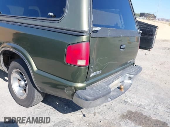 ✅ 2001 Chevrolet S-10 LS • VIN: 1GCCS19W01K163807 • Лот: 41512964. Опубликован ранее на IAAI с пробегом 286 595 миль. Бесплатный доступ к архиву аукционных продаж из США и подробный отчёт об истории автомобиля на DreamBid. Изображение 6.