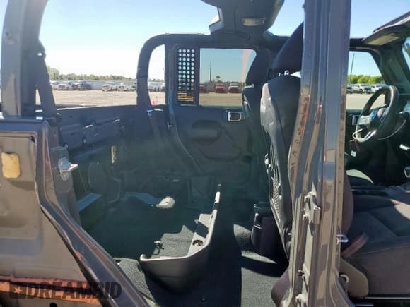 ✅ 2023 Jeep Gladiator Mojave • VIN: 1C6JJTEGXPL524832 • Lot: 85205905. Listed on Copart with 14,561 mi. Free auction sales archive from the USA and detailed vehicle history report at DreamBid. Image 10.