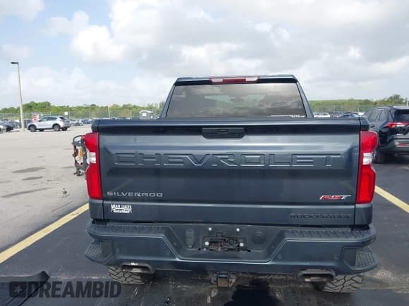 ✅ 2022 Chevrolet Silverado 1500 RST • VIN: 1GCUYEED5NZ162910 • Лот: 42826868. Опубликован ранее на IAAI с пробегом 93 647 миль. Бесплатный доступ к архиву аукционных продаж из США и подробный отчёт об истории автомобиля на DreamBid. Изображение 16.