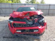 ✅ 2025 Toyota Tacoma SR • VIN: 3TYLB5JN5ST079006 • Лот: 42586963. Опубликован ранее на IAAI с пробегом 1 824 миль. Бесплатный доступ к архиву аукционных продаж из США и подробный отчёт об истории автомобиля на DreamBid. Изображение 12.