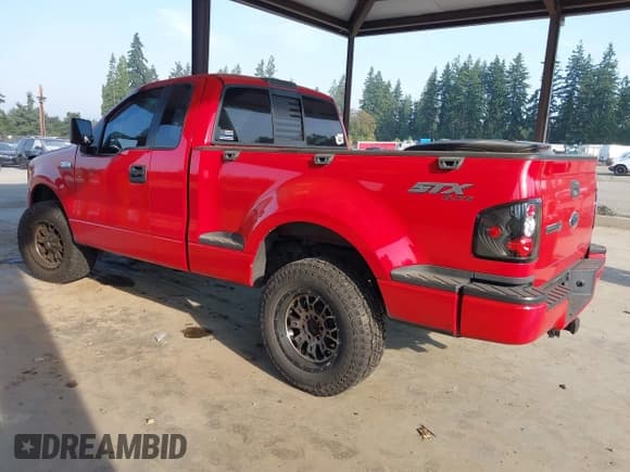 ✅ 2005 Ford F-150 STX • VIN: 1FTRF04W25KD43134 • Lot: 43125062. Wystawiony na IAAI z przebiegiem 86 604 mil. Bezpłatny archiwum sprzedaży aukcyjnych z USA i szczegółowy raport historii pojazdu na DreamBid. Zdjęcie 3.