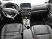 2018 Hyundai Kona Limited с VIN KM8K33A55JU078663, выставлен на аукционе Copart как лот 38127423 с пробегом 30 648 миль миль и . История ставок и продаж доступна на DreamBid. Изображение 8.