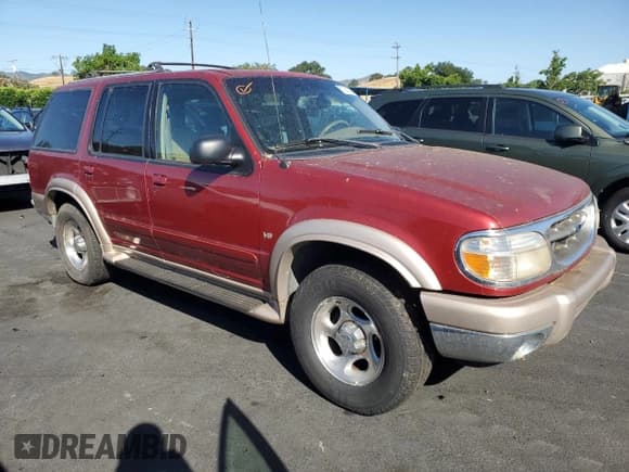 ✅ 2001 Ford Explorer • VIN: 1FMDU64P21UB11722 • Лот: 57425525. Опубликован ранее на Copart с пробегом 116 938 миль. Бесплатный доступ к архиву аукционных продаж из США и подробный отчёт об истории автомобиля на DreamBid. Изображение 4.