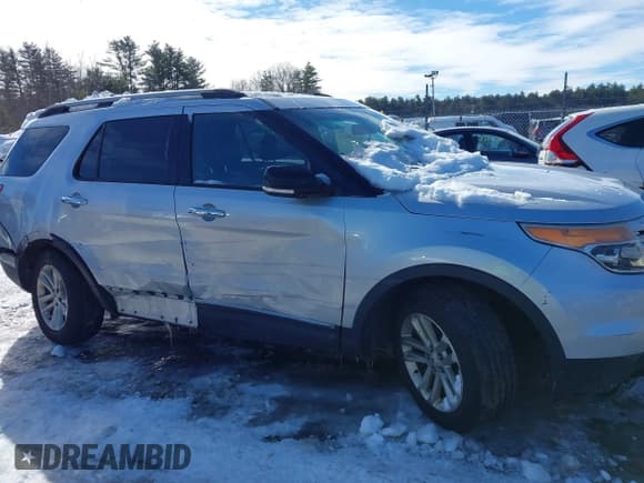 ✅ 2015 Ford Explorer XLT • VIN: 1FM5K8D87FGA59847 • Lot: 41576890. Wystawiony na IAAI z przebiegiem 193 623 mil. Bezpłatny archiwum sprzedaży aukcyjnych z USA i szczegółowy raport historii pojazdu na DreamBid. Zdjęcie 13.