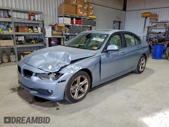 ✅ 2014 BMW 3 Series 320i xDrive • VIN: WBA3C3C5XEP660829 • Lot: 93604105. Listed on Copart with 92,597 mi. Free auction sales archive from the USA and detailed vehicle history report at DreamBid. Image 1.