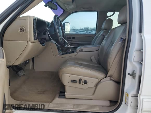 ✅ 2006 Chevrolet Silverado 2500HD LT1 • VIN: 1GCHK23D56F156919 • Lot: 44517785. Wystawiony na Copart z przebiegiem 73 250 mil. Bezpłatny archiwum sprzedaży aukcyjnych z USA i szczegółowy raport historii pojazdu na DreamBid. Zdjęcie 7.