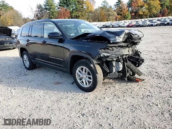✅ 2022 Jeep Grand Cherokee Laredo • VIN: 1C4RJKAG0N8623705 • Lot: 90121565. Wystawiony na Copart z przebiegiem 40 108 mil. Bezpłatny archiwum sprzedaży aukcyjnych z USA i szczegółowy raport historii pojazdu na DreamBid. Zdjęcie 15.