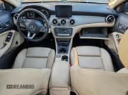 ✅ 2018 Mercedes-Benz GLA 250 • VIN: WDCTG4EB5JJ406789 • Lot: 96003115. Wystawiony na Copart z przebiegiem 132 879 mil. Bezpłatny archiwum sprzedaży aukcyjnych z USA i szczegółowy raport historii pojazdu na DreamBid. Zdjęcie 8.