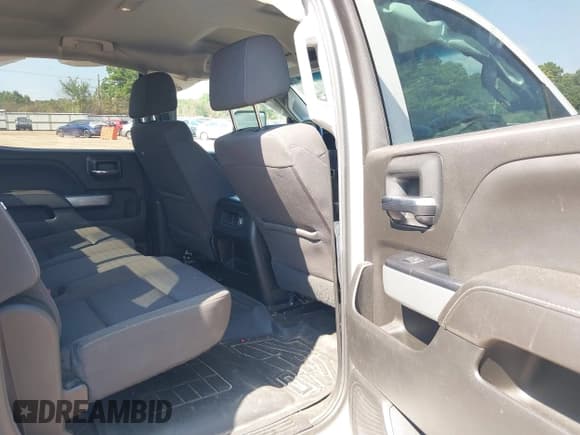 ✅ 2017 Chevrolet Silverado 2500HD LT • VIN: 1GC1KVEY9HF181540 • Lot: 43017957. Listed on IAAI with 198,394 mi. Free auction sales archive from the USA and detailed vehicle history report at DreamBid. Image 8.