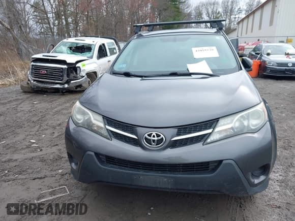 ✅ 2015 Toyota RAV4 LE • VIN: 2T3BFREV5FW385351 • Lot: 42018128. Listed on IAAI with 176,818 mi. Free auction sales archive from the USA and detailed vehicle history report at DreamBid. Image 12.
