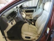 ✅ 2015 Lincoln MKS • VIN: 1LNHL9DK3FG602221 • Lot: 51157295. Wystawiony na Copart z przebiegiem 26 562 mil. Bezpłatny archiwum sprzedaży aukcyjnych z USA i szczegółowy raport historii pojazdu na DreamBid. Zdjęcie 7.