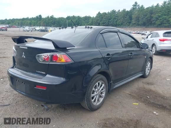 ✅ 2011 Mitsubishi Lancer ES • VIN: JA32U2FU0BU015661 • Lot: 42807019. Listed on IAAI with 127,877 mi. Free auction sales archive from the USA and detailed vehicle history report at DreamBid. Image 4.