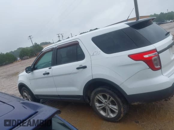 ✅ 2015 Ford Police Interceptor Utility • VIN: 1FM5K8AR7FGB61193 • Lot: 42935779. Wystawiony na IAAI z przebiegiem 115 547 mil. Bezpłatny archiwum sprzedaży aukcyjnych z USA i szczegółowy raport historii pojazdu na DreamBid. Zdjęcie 14.