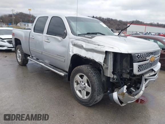 ✅ 2014 Chevrolet Silverado 2500HD LT • VIN: 1GC1KXC84EF139965 • Lot: 41466930. Listed on IAAI with 206,748 mi. Free auction sales archive from the USA and detailed vehicle history report at DreamBid. Image 1.