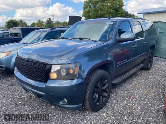 ✅ 2008 Chevrolet Suburban 3LT • VIN: 1GNFC16068R157786 • Лот: 43741637. Опубликован ранее на IAAI с пробегом 199 979 миль. Бесплатный доступ к архиву аукционных продаж из США и подробный отчёт об истории автомобиля на DreamBid. Изображение 2.