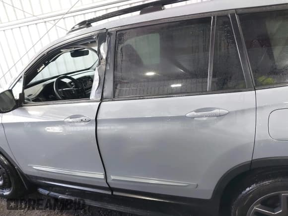 ✅ 2022 Honda Passport EX-L • VIN: 5FNYF7H52NB000679 • Lot: 41449757. Listed on IAAI with 38,672 mi. Free auction sales archive from the USA and detailed vehicle history report at DreamBid. Image 14.
