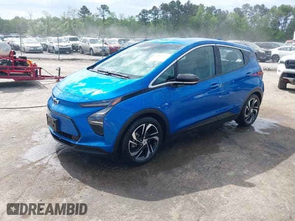 ✅ 2023 Chevrolet Bolt EV 2LT • VIN: 1G1FX6S05P4128607 • Lot: 42081752. Wystawiony na IAAI z przebiegiem 22 551 mil. Bezpłatny archiwum sprzedaży aukcyjnych z USA i szczegółowy raport historii pojazdu na DreamBid. Zdjęcie 2.