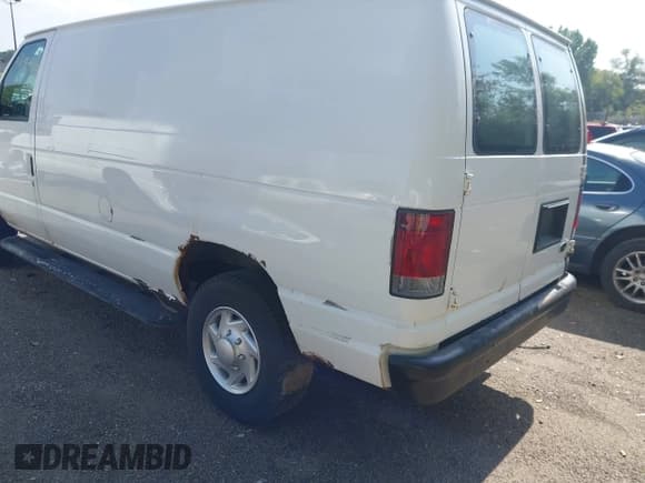 ✅ 2012 Ford Econoline Cargo Recreational • VIN: 1FTNE2EW2CDB00498 • Lot: 42942224. Wystawiony na IAAI z przebiegiem 193 272 mil. Bezpłatny archiwum sprzedaży aukcyjnych z USA i szczegółowy raport historii pojazdu na DreamBid. Zdjęcie 3.