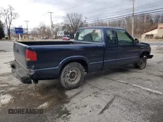 ✅ 2003 Chevrolet S-10 LS • VIN: 1GCCS19H338211799 • Лот: 85880834. Опубликован ранее на Copart с пробегом 190 948 миль. Бесплатный доступ к архиву аукционных продаж из США и подробный отчёт об истории автомобиля на DreamBid. Изображение 3.