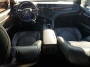 ✅ 2020 Toyota Camry XSE • VIN: 4T1K61AKXLU858551 • Lot: 85471925. Wystawiony na Copart z przebiegiem 141 738 mil. Bezpłatny archiwum sprzedaży aukcyjnych z USA i szczegółowy raport historii pojazdu na DreamBid. Zdjęcie 8.