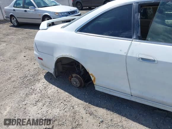 2001 Honda Accord EX с VIN 1HGCG22591A013582, выставлен на аукционе IAAI как лот 42402702 с пробегом 253 818 миль миль и . История ставок и продаж доступна на DreamBid. Изображение 14.