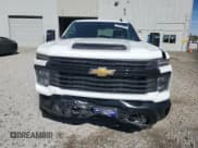 ✅ 2025 Chevrolet Silverado 2500HD • VIN: 1GC5KLE77SF171318 • Lot: 55988065. Wystawiony na Copart z przebiegiem 9 321 mil. Bezpłatny archiwum sprzedaży aukcyjnych z USA i szczegółowy raport historii pojazdu na DreamBid. Zdjęcie 5.