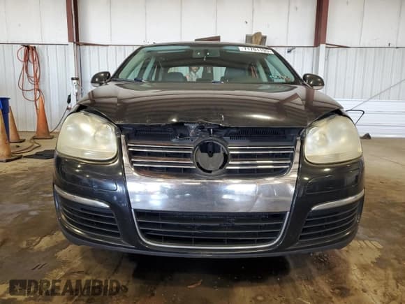 ✅ 2008 Volkswagen Jetta Wolfsburg Edition • VIN: 3VWRJ71K08M146546 • Lot: 71701195. Listed on Copart with 178,639 mi. Free auction sales archive from the USA and detailed vehicle history report at DreamBid. Image 5.