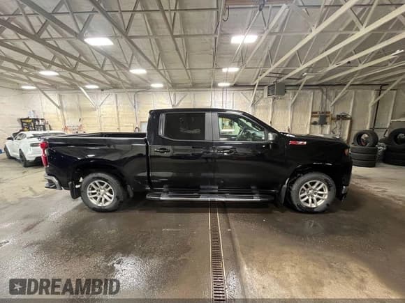 ✅ 2019 Chevrolet Silverado 1500 LT • VIN: 1GCUYDED5KZ107461 • Lot: 43249753. Wystawiony na IAAI z przebiegiem 149 327 mil. Bezpłatny archiwum sprzedaży aukcyjnych z USA i szczegółowy raport historii pojazdu na DreamBid. Zdjęcie 13.