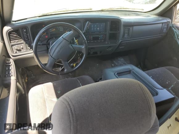 ✅ 2004 GMC Sierra 2500 SLE • VIN: 1GTGK23U64F211239 • Lot: 54905465. Listed on Copart with 193,492 mi. Free auction sales archive from the USA and detailed vehicle history report at DreamBid. Image 8.