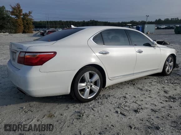 ✅ 2010 Lexus LS 460 L • VIN: JTHGL5EF1A5040610 • Lot: 81599835. Wystawiony na Copart z przebiegiem 162 409 mil. Bezpłatny archiwum sprzedaży aukcyjnych z USA i szczegółowy raport historii pojazdu na DreamBid. Zdjęcie 3.