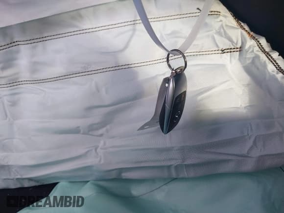 ✅ 2020 Mercedes-Benz C 300 • VIN: W1KWF8EBXLR597438 • Lot: 43372265. Wystawiony na IAAI z przebiegiem 25 410 mil. Bezpłatny archiwum sprzedaży aukcyjnych z USA i szczegółowy raport historii pojazdu na DreamBid. Zdjęcie 11.