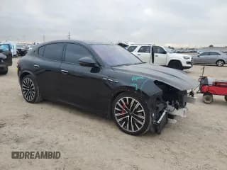 ✅ 2023 Maserati Grecale Modena • VIN: ZN682AVM7P7410647 • Лот: 43824485. Опубликован ранее на Copart с пробегом 38 583 миль. Бесплатный доступ к архиву аукционных продаж из США и подробный отчёт об истории автомобиля на DreamBid. Изображение 4.